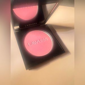 ❤️New  LAWLESS BLUSH .. (talc-free) shade…daisy pink🩷